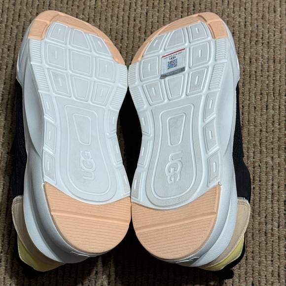 UGG Women's La Flex Shoe Size 9 - Picture 8 of 10
